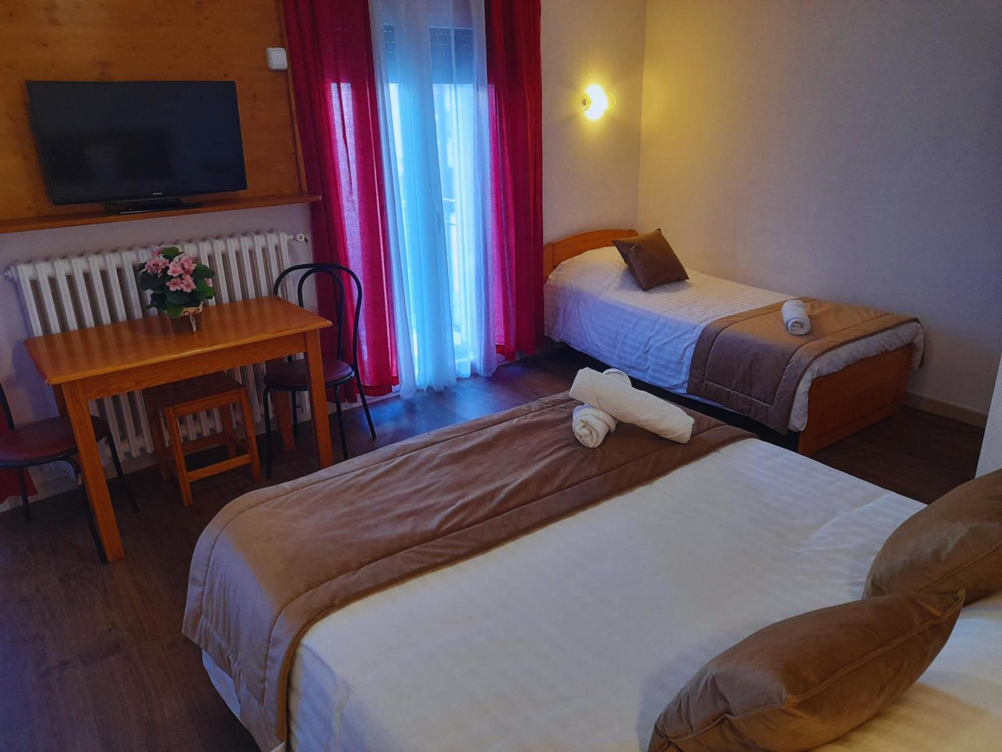 מונט-לואי Le Catalan - Hotel Et Appartements מראה חיצוני תמונה